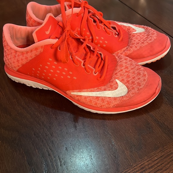 Nike FS LITE Run 2 PREM Bright Crimson/White-Lava/Glow - Picture 4 of 6